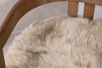 gardena-sheepskin-dining-chair-seat